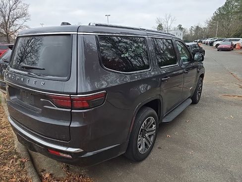 Used 2023 Jeep Wagoneer w/ Premium Group I image 6