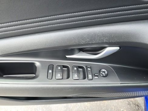 Used 2024 Hyundai Elantra Limited image 29