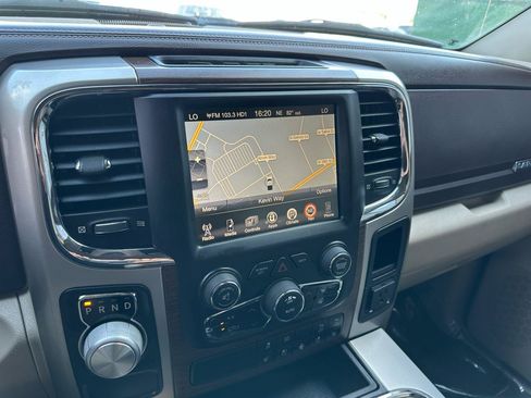 Used 2017 RAM 1500 Laramie RWD image 37