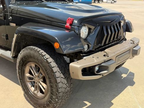 Used 2017 Jeep Wrangler Unlimited Sahara AWD/4WD image 5