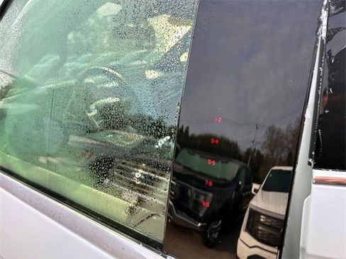 Used 2024 Ford Expedition King Ranch image 8