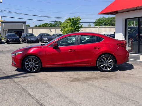 Used 2018 MAZDA MAZDA3 Touring FWD image 3