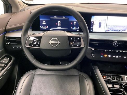 Certified 2025 Nissan Murano Platinum w/ Cargo Package image 4