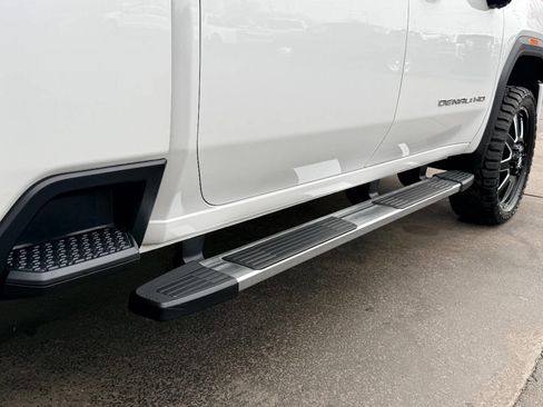 Used 2023 GMC Sierra 3500 Denali image 15