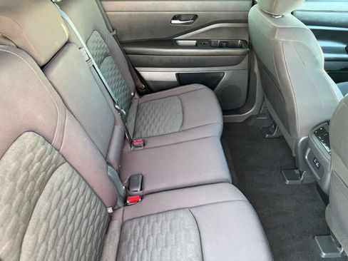 Used 2022 Nissan Pathfinder SV FWD image 11