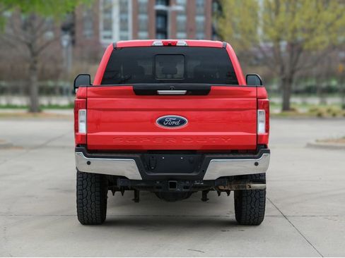 Used 2019 Ford F250 Lariat w/ Chrome Package image 18