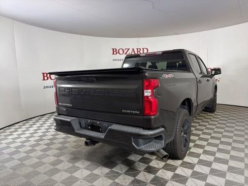 Used 2019 Chevrolet Silverado 1500 Custom w/ Custom Value Package image 8