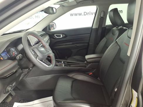 Used 2022 Jeep Compass Trailhawk AWD/4WD image 12