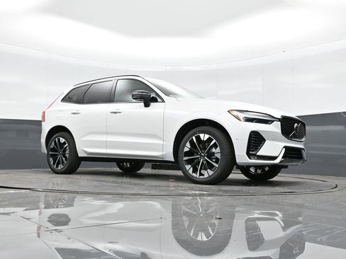 New 2026 Volvo XC60 B5 Plus w/ Protection Package Premier image 24