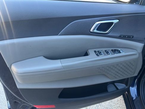 Certified 2025 Kia Carnival EX image 7