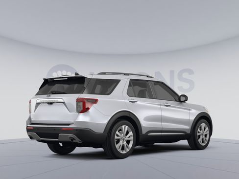 Used 2021 Ford Explorer XLT AWD/4WD image 4