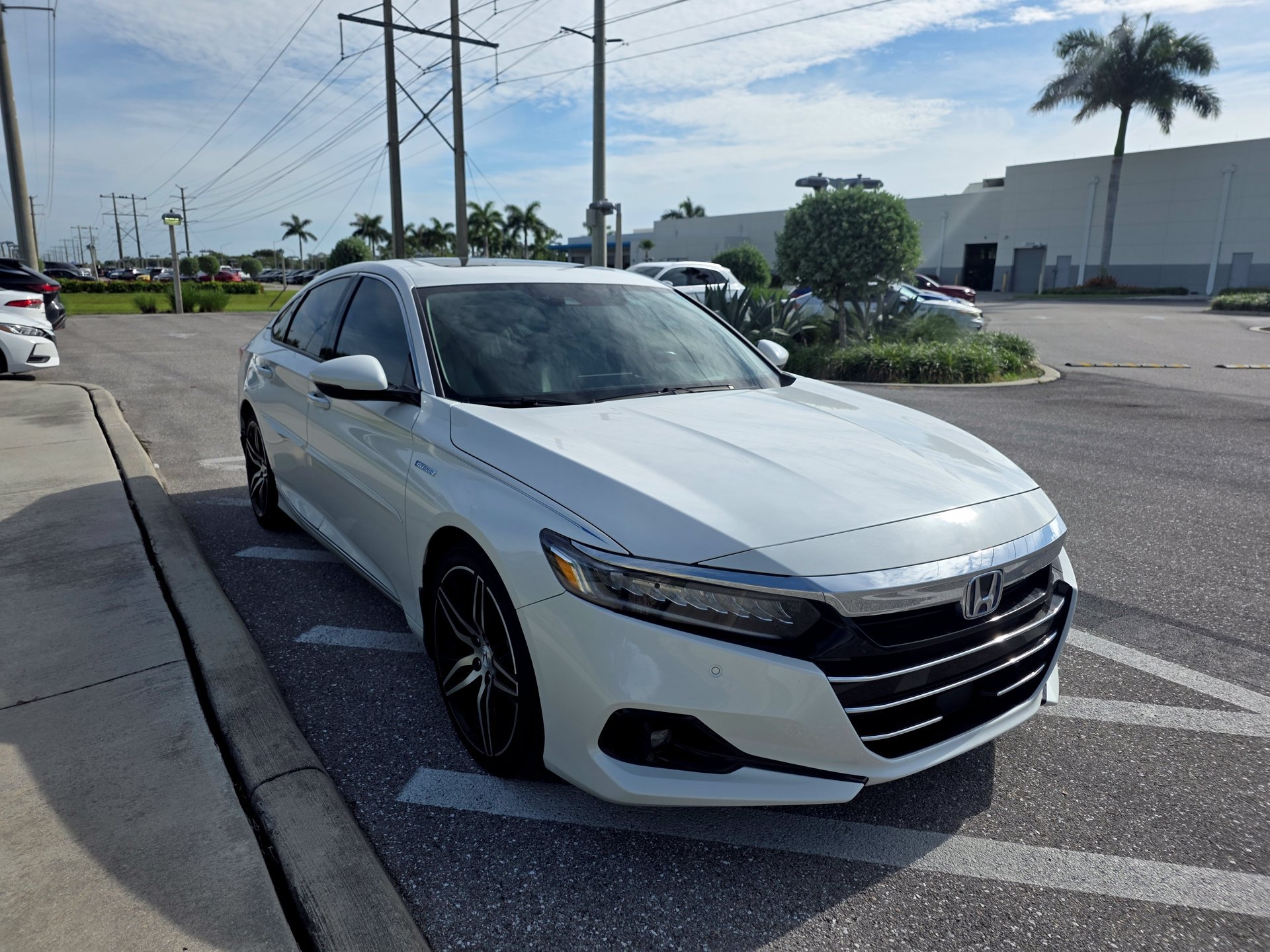 Used 2021 Honda Accord Touring image 3