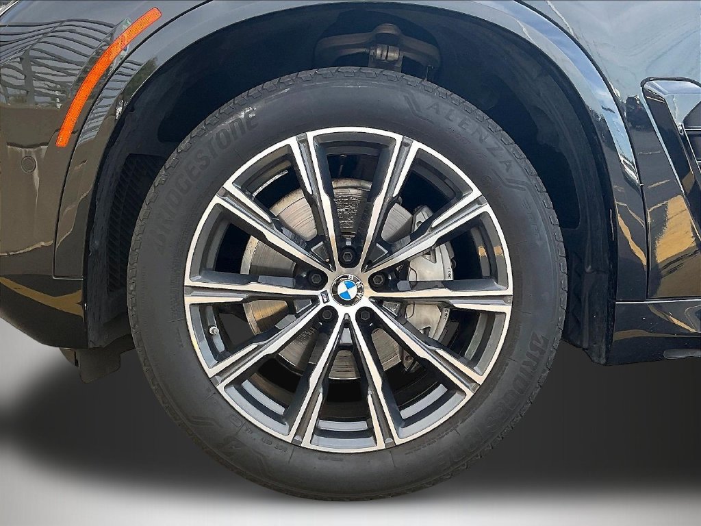 Used 2024 BMW X5 xDrive40i w/ M Sport Package AWD/4WD image 34