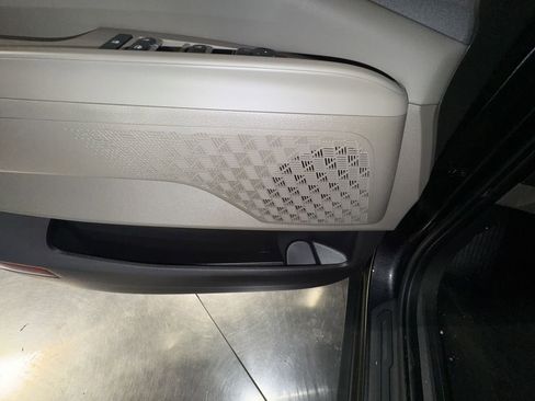 New 2026 Kia Carnival EX image 18