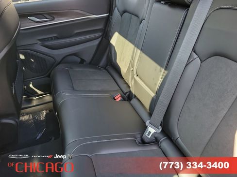 New 2026 Jeep Grand Cherokee Laredo image 11