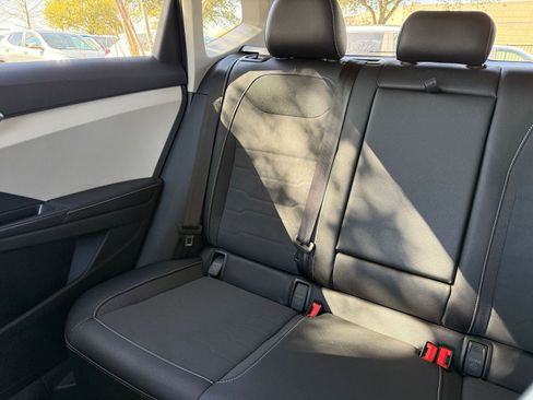 Used 2025 Volkswagen Taos SE image 39