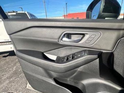 Certified 2024 Nissan Rogue Platinum w/ Platinum Premium Package image 22