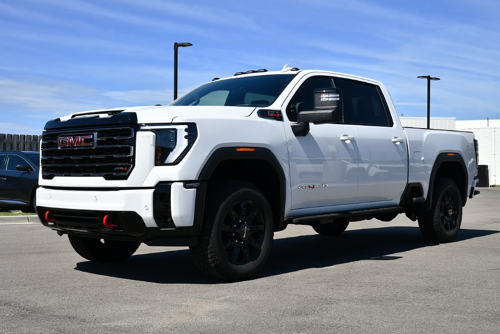Used 2026 GMC Sierra 2500 AT4 w/ AT4 Premium Plus Package AWD/4WD image 4