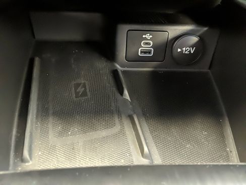 Used 2025 Ford Escape Platinum image 21