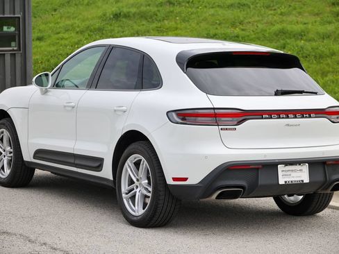 Certified 2026 Porsche Macan AWD/4WD image 2