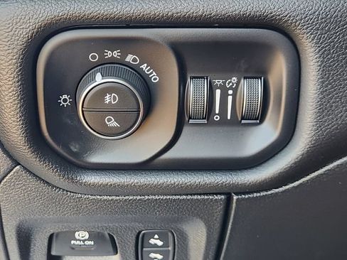 Used 2025 RAM 1500 Big Horn AWD/4WD image 21