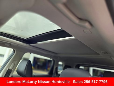 Used 2023 Nissan Rogue SV w/ SV Premium B Package FWD image 18