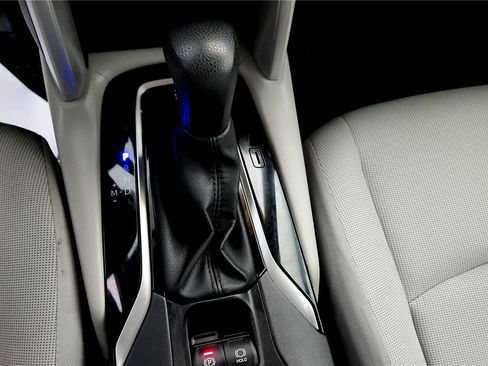 Certified 2024 Toyota Corolla Cross L image 40