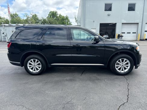 Used 2019 Dodge Durango SXT AWD/4WD image 2