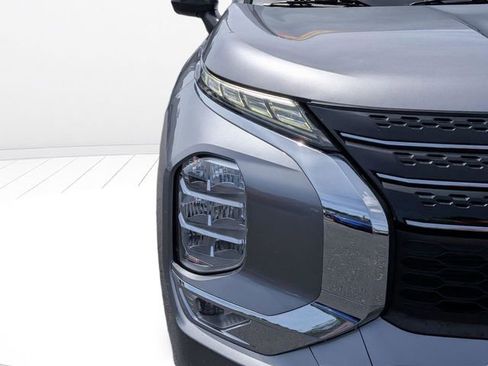 Used 2022 Mitsubishi Outlander SE FWD image 9