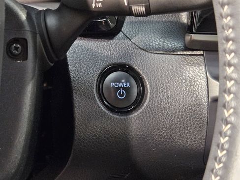 Used 2025 Toyota Camry SE FWD image 33