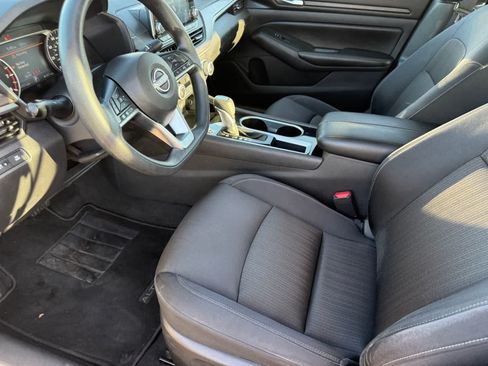 Used 2024 Nissan Altima 2.5 SV FWD image 15