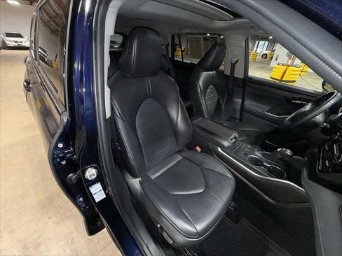 Used 2022 Toyota Highlander XLE image 16