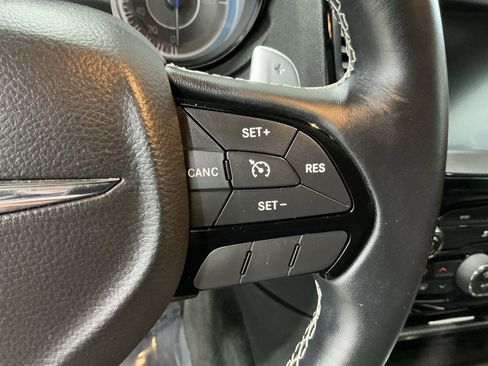 Used 2015 Chrysler 300 S image 15