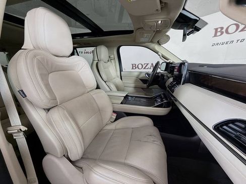 Used 2019 Lincoln Navigator Reserve AWD/4WD image 32