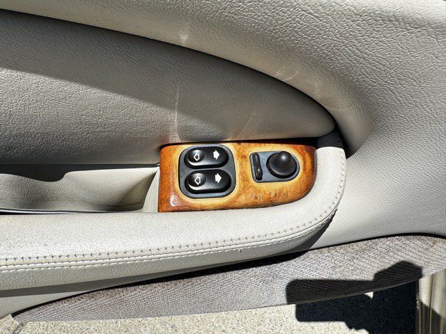 Used 2000 Jaguar XK8 Convertible RWD image 14