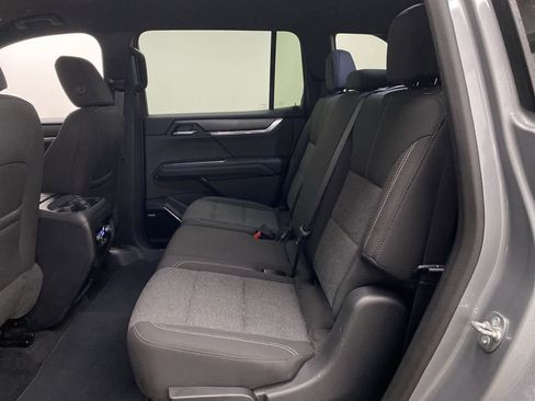 Used 2025 GMC Acadia Elevation image 16