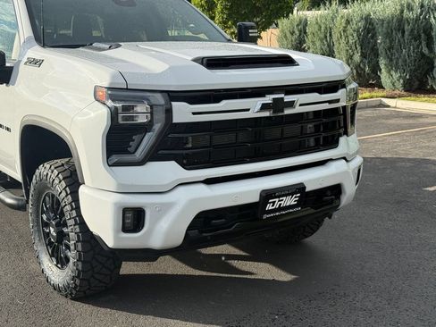 Used 2024 Chevrolet Silverado 3500 LTZ w/ LTZ Plus Package AWD/4WD image 3