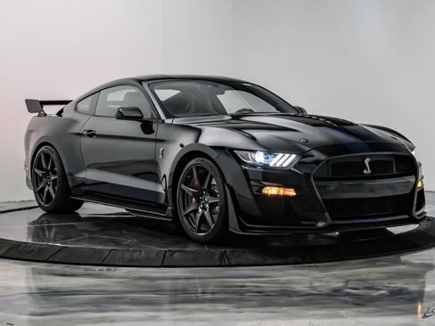 Used 2021 Ford Mustang Shelby GT500 w/ Carbon Fiber Track Pack RWD image 25