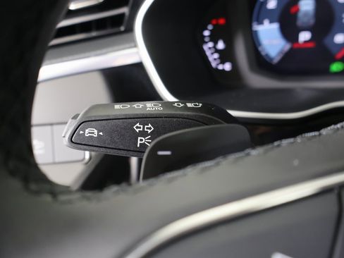 Used 2025 Audi Q3 2.0T Premium w/ Convenience Package image 30