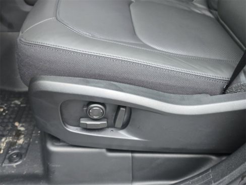 New 2026 Land Rover Defender 110 V8 image 31