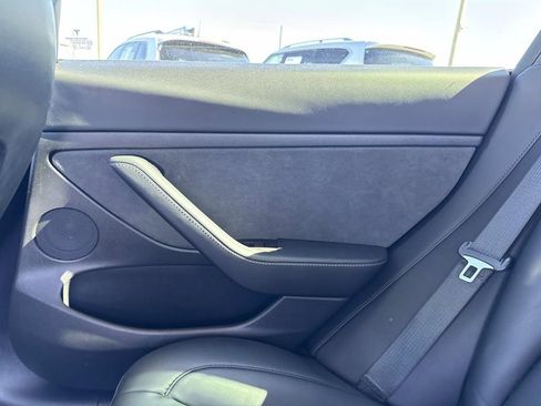 Used 2022 Tesla Model 3 image 19