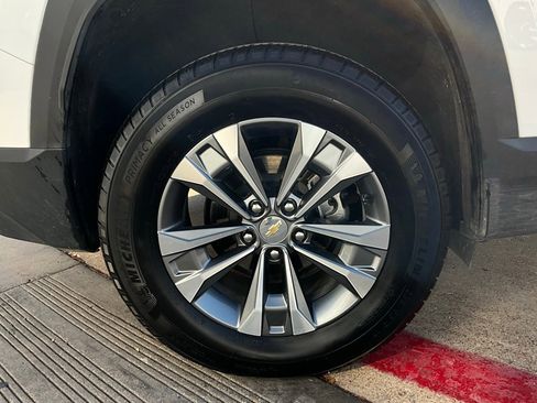 Used 2025 Chevrolet Equinox LT image 9