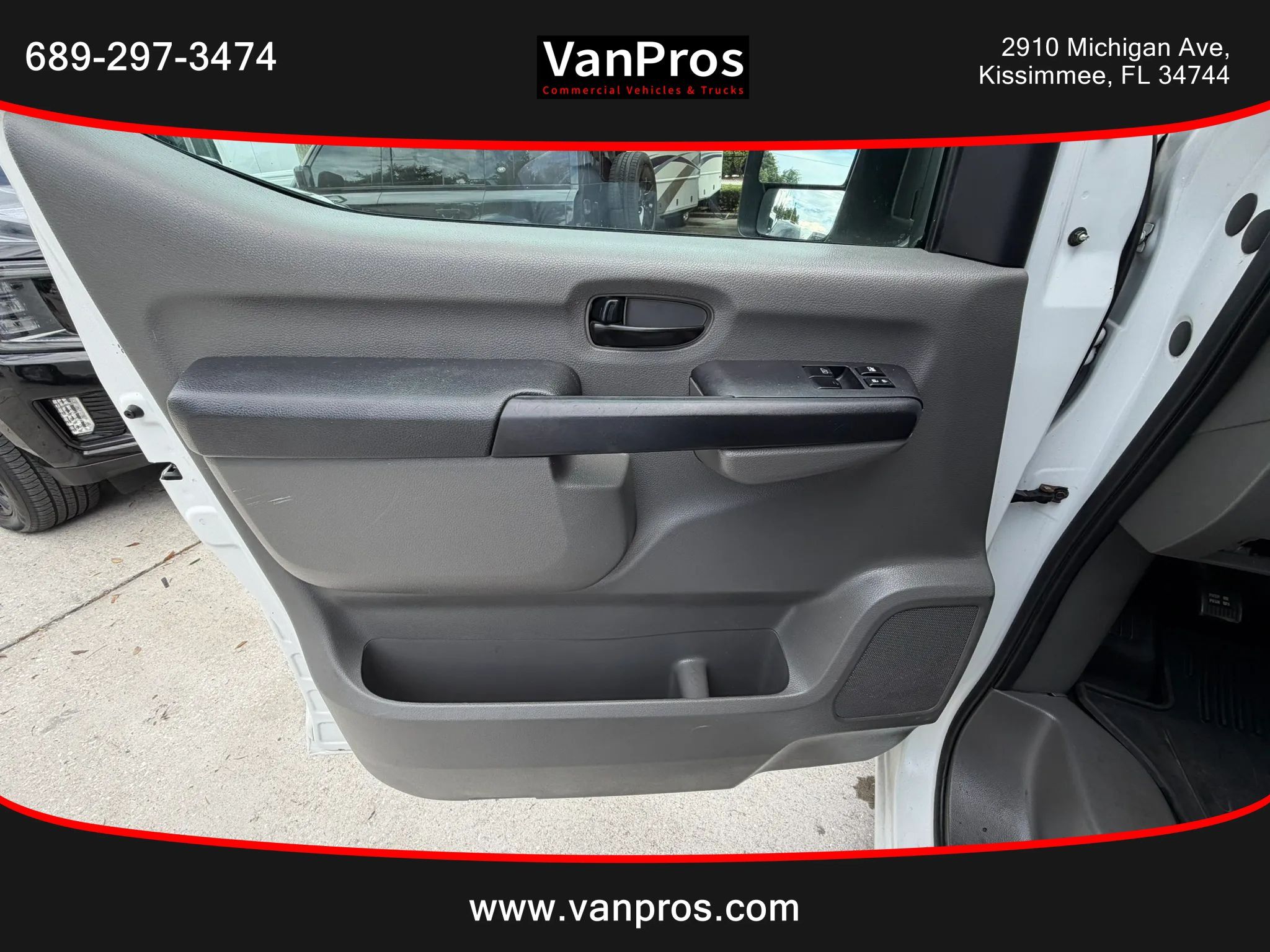 Used 2018 Nissan NV 2500 SV w/ Navigation Package RWD image 8