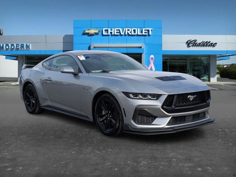 Used 2024 Ford Mustang GT image 3