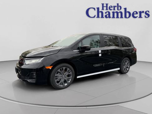 New 2026 Honda Odyssey Touring image 9