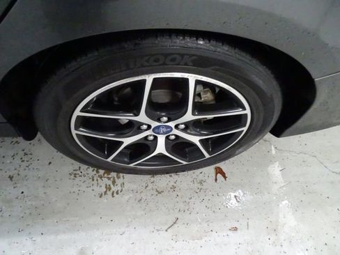 Used 2018 Ford Focus SEL image 22