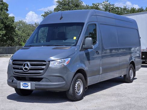 Used 2019 Mercedes-Benz Sprinter 170 image 3