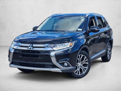 Used 2018 Mitsubishi Outlander SEL image 1