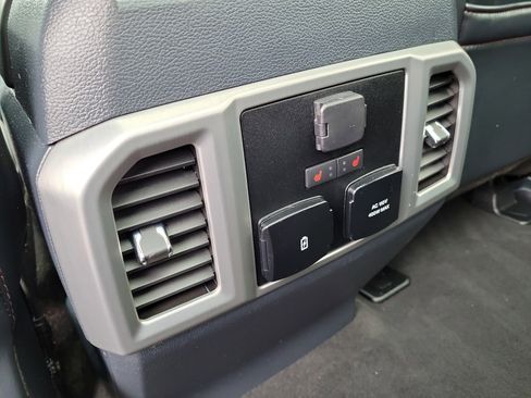 Certified 2022 Ford F250 Platinum w/ FX4 Off-Road Package image 14