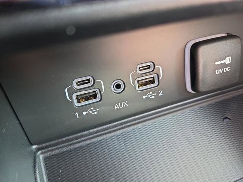 New 2025 Jeep Grand Cherokee Altitude image 23